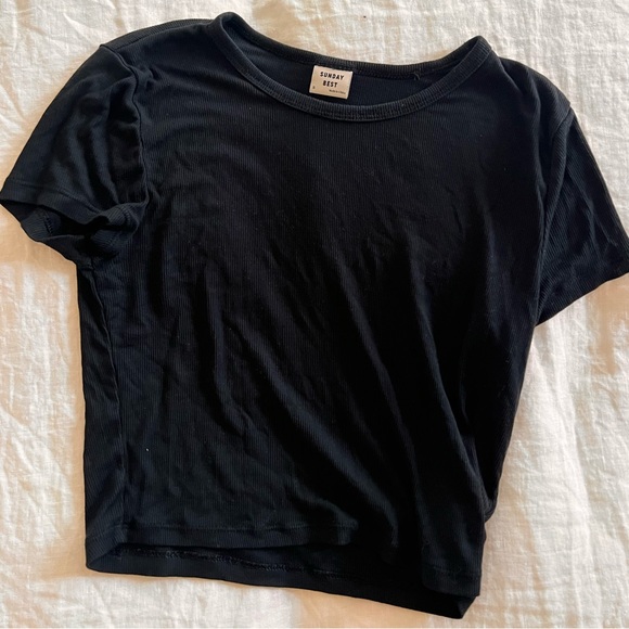 Aritzia cropped tee - Picture 1 of 2